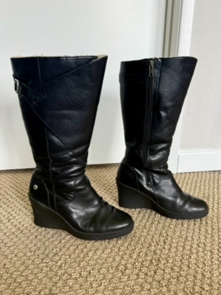 Ugg Black Leather Tall Knee-High Wedge Boot | Sheepskin Lined | Size 7